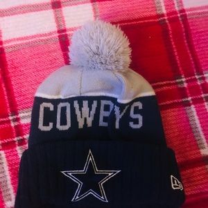 New Era Dallas Cowboys Winter Beanie hat, O/S One Size fits most.